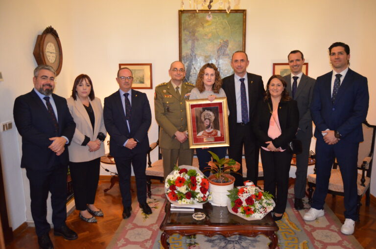 Visita al Coronel del Regimiento de Artillería Antiaérea nº73 (RAAA 73)